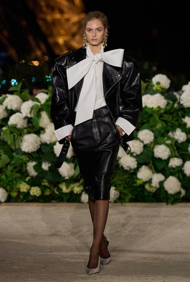 إطلالة من Saint Laurent