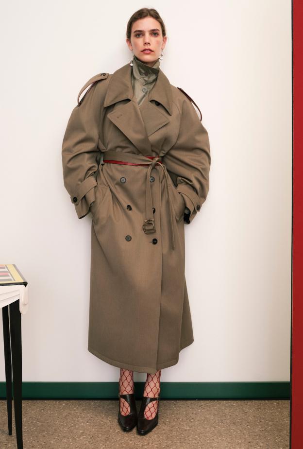 كيف تعيدين إحياء قطع "الريترو" بروح ريزورت 2026