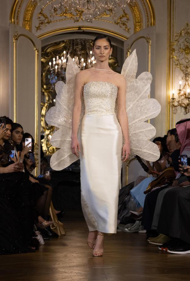 المصممة السعودية خديجة السنيدي من IKH Fashion