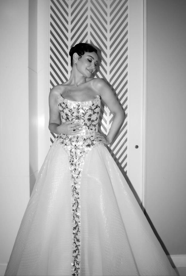 اروى جودة بفستان ابيض في مهرجان الجونة