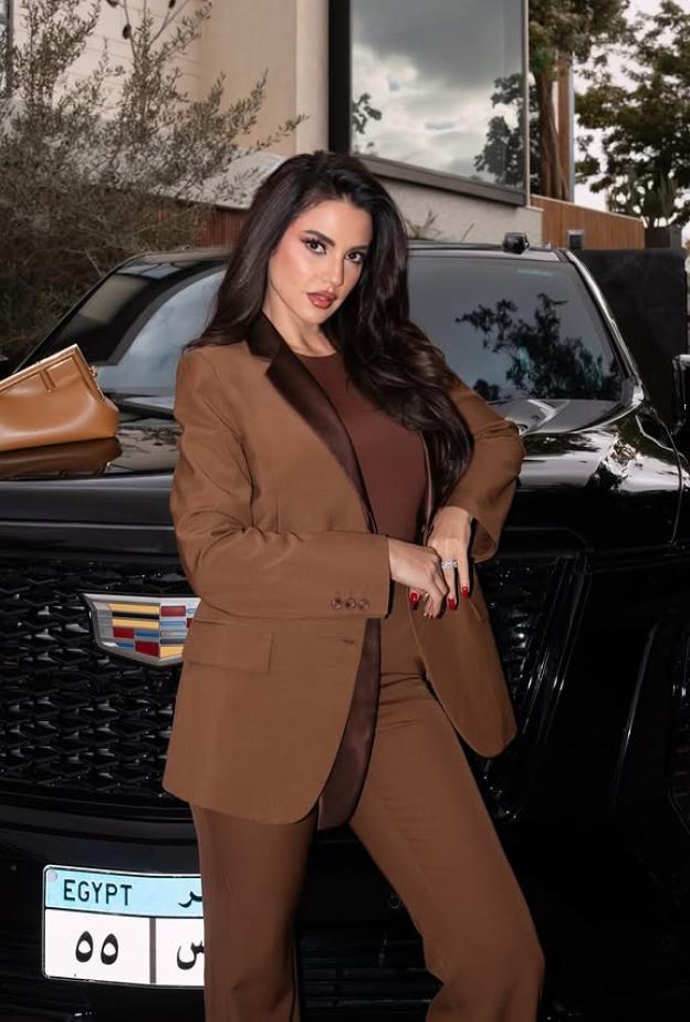 أسرار تنسيق الألوان الترابية بأسلوب النجمات من الكاجوال إلى السهرة