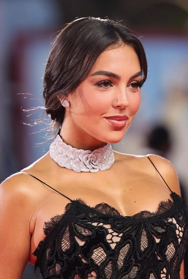 أسرار جمال جورجينا رودريغيز: 4 لمسات خفية تجعلكِ تبدين أصغر سناً