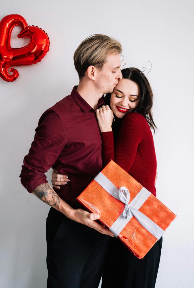 أجمل هدايا عيد الحب الشهية والمميزة