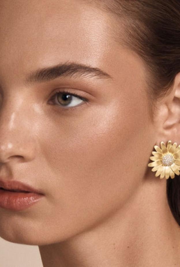 أقراط Daisy من  Tanya Farah