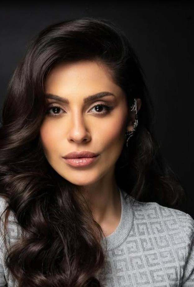 إطلالات جمالية ناعمة ليوم التأسيس من وحي بطلة مسلسل الأعشى إلهام علي