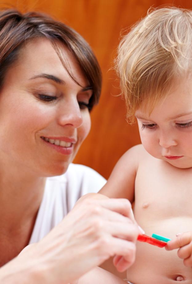 تربية الطفل الفضولي تحتاج إلى الصبر والإصغاء 