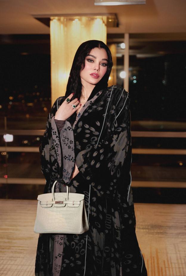 تنسيق مجوهرات هيفاء وهبي في رمضان مع الأزياء الشرقية