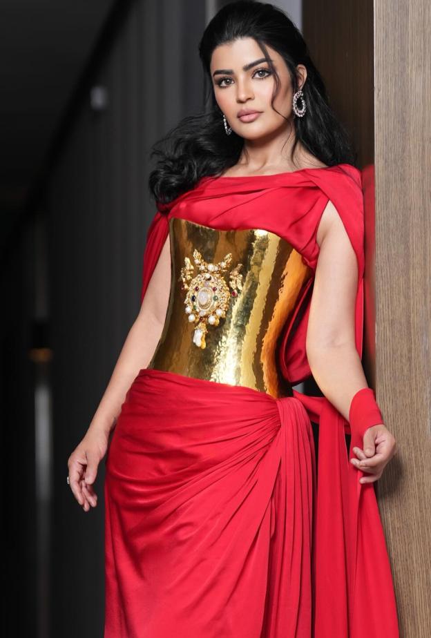   تنسيقات مجوهرات نجمات العرب مع اللون الأحمر تخطف الأنظار بمناسبة عيد الحب