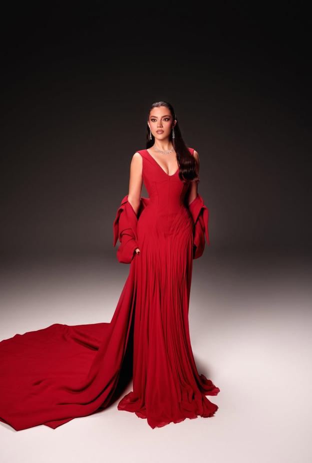 ستيفاني صليبا بفستان أحمر من جورج حبيقة