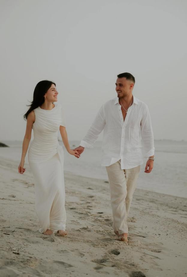 سيدرا بيوتي تلقت عرض الزواج على شاطئ دبي