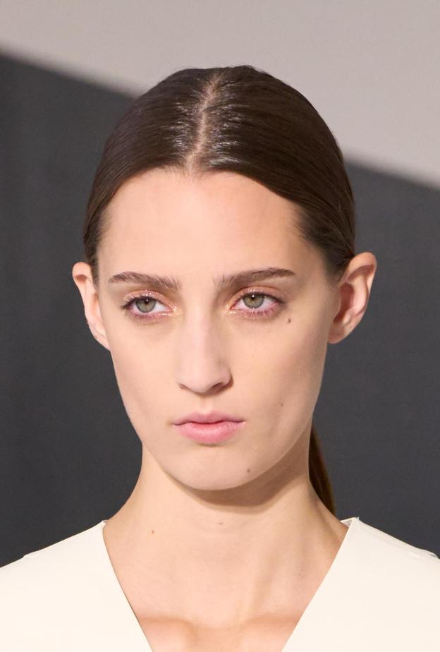 صورة رئيسية خبراء هي يقدمون علاجات طبية وطبيعية فعّالة للتخلص من الاسمرار حول الفم نهائيًا