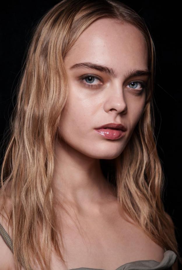 من الهيشان إلى اللمعان طرق فعّالة لعلاج جفاف الشعر المصبوغ خلال شهر رمضان