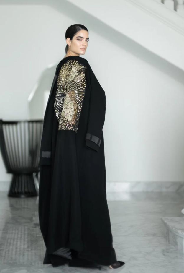 عباءة من ‏Sharifa Al Ghanim