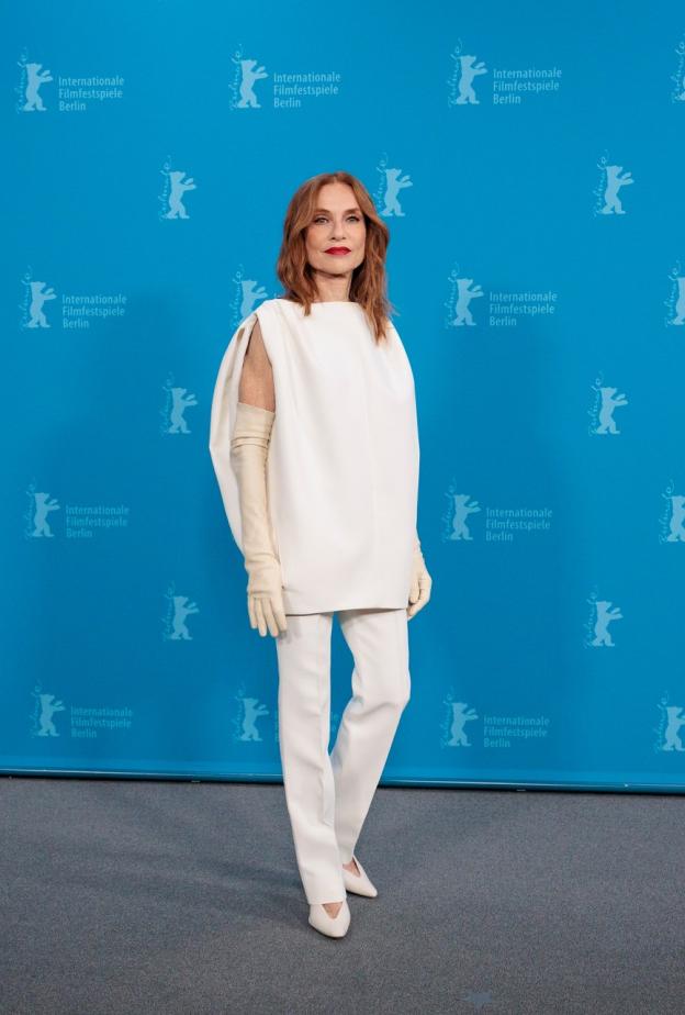 الممثلة الفرنسية الشهيرة إيزابيل أوبير