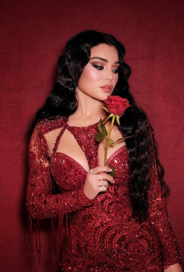 قطع مجوهرات هيفاء وهبي جعلتها تتصدر الترند في عيد الحب