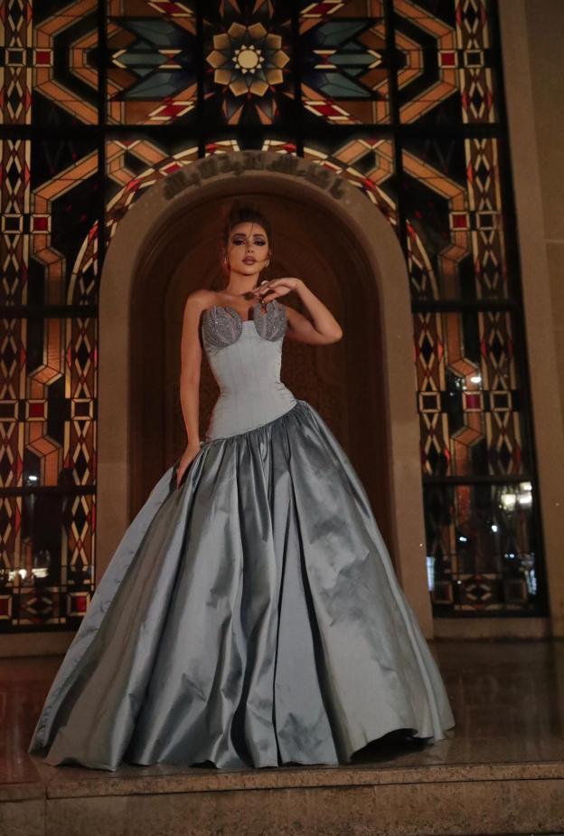 ميريام فارس تتصدر الترند برقصات استعراضية ومجوهراتها الضخمة تلفت الأنظار