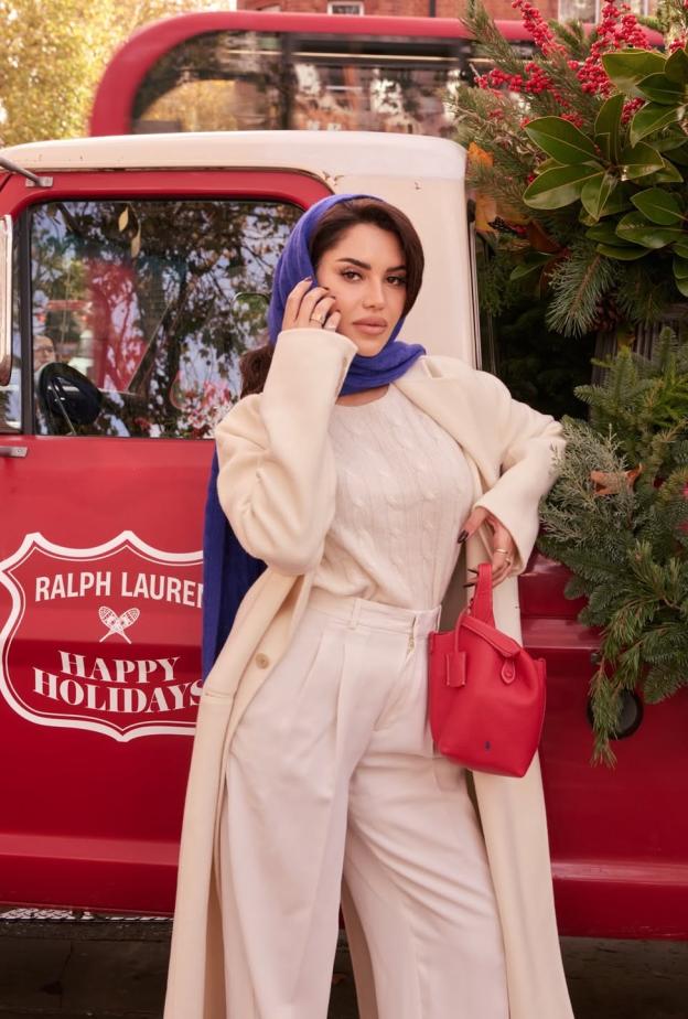 نجودالرميحي ببنطال كلاسيكي ومعطف أوفر سايز 