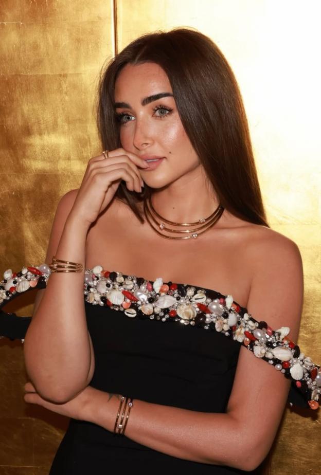 شاهدي صور هنا الزاهد بعد لقاءها مع رامز جلال.. وجولة على أجمل مجوهراتها