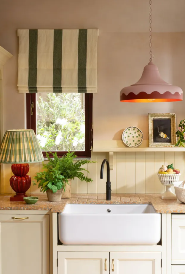 يمكن إضافة لمسة لونية عبر الإضاءة