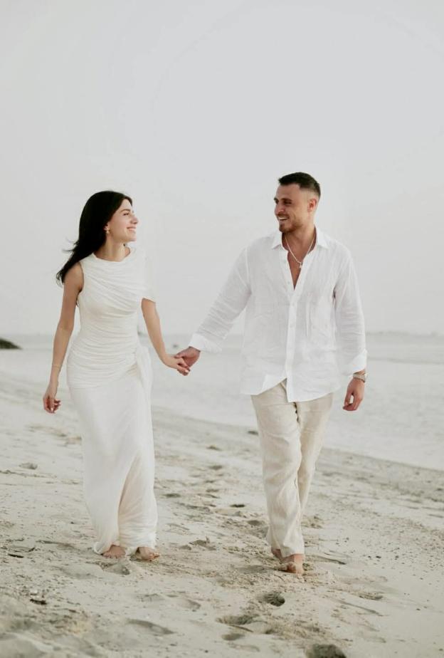 سيدرا بيوتي تلقت عرض الزواج على شاطئ دبي