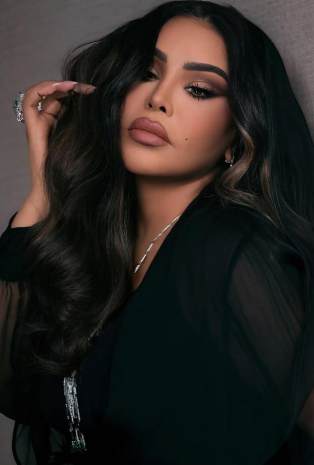 النجمة أحلام