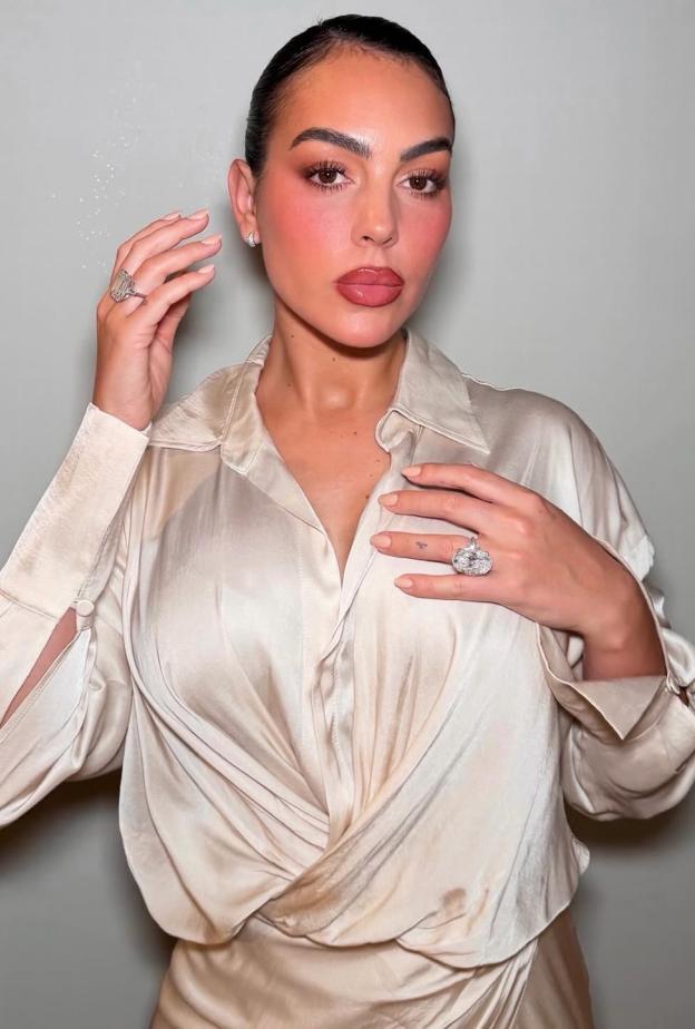 1 رئيسية جورجينا رودريغز.j