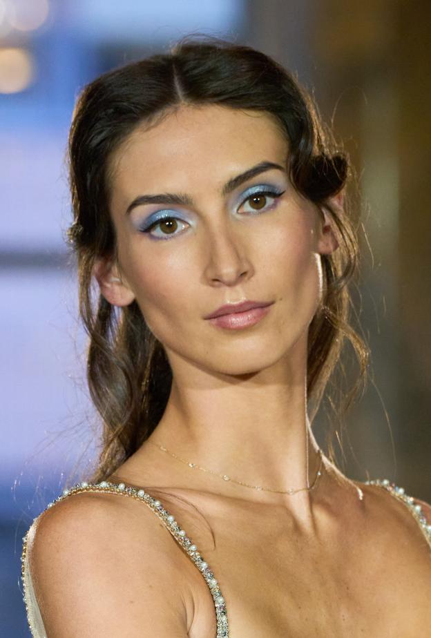 صيحة الـDenim Makeup  مع الظلال الفاتحة من دار Andrew Kwon