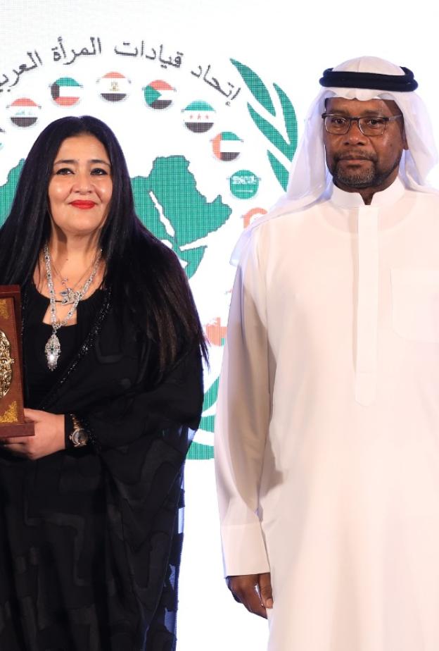شاليمار شربتلي تحصد "وسام المرأة الملهمة" عربياً وتطلق مبادرتها الفنية العالمية "بصمة شاليمار" من دبي