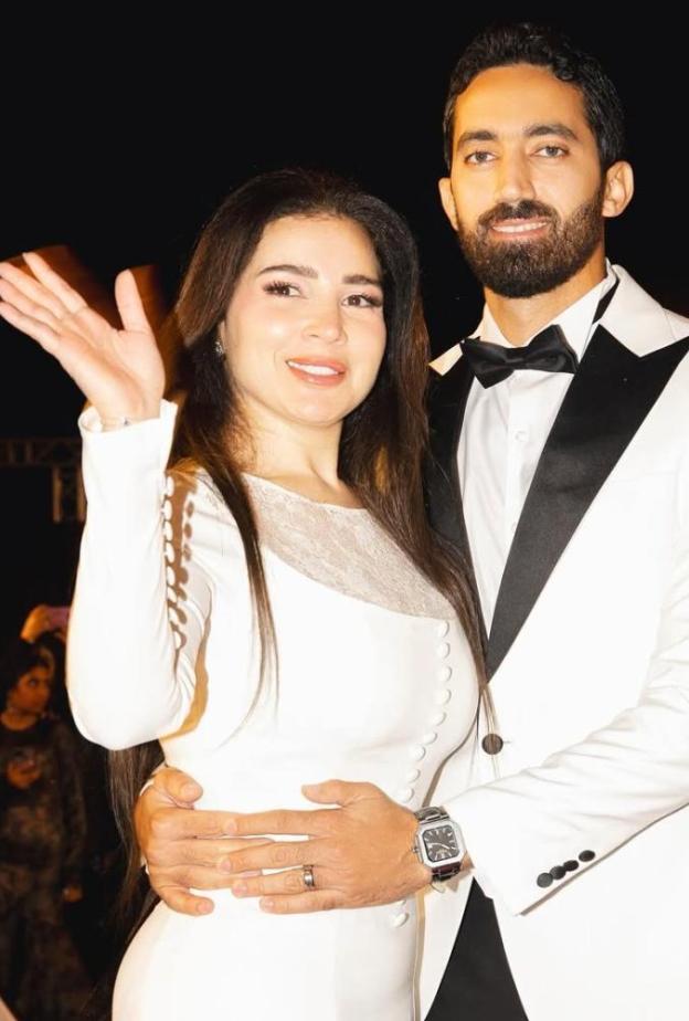 مي عز الدين وزوجها 