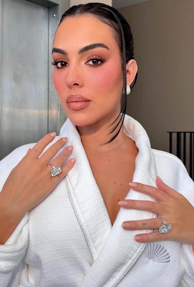 خطوات مكياج جورجينا بأنامل خبير التجميل "باتريك تا" لإطلالة طبيعية متألقة