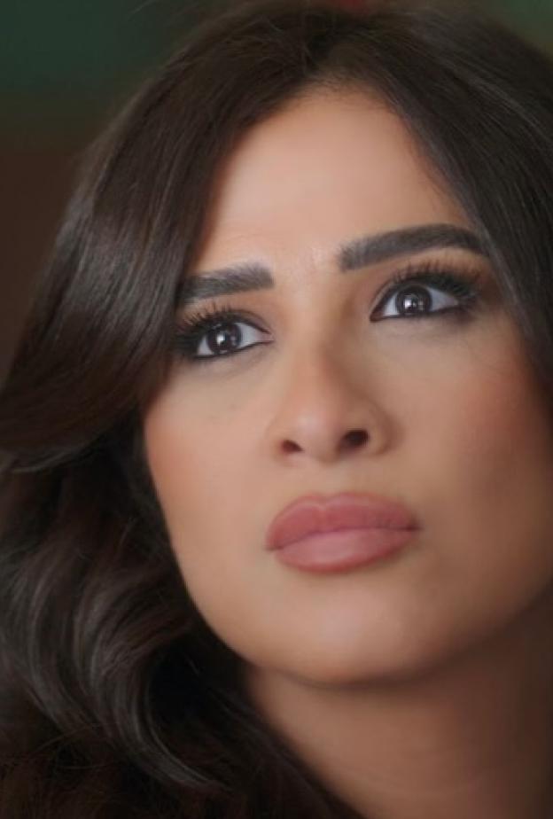 ياسمين عبد العزيز 