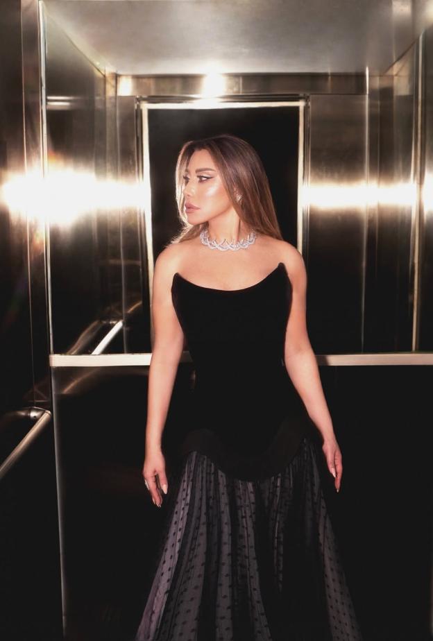 نجوى كرم واجمل إطلالاتها بفساتين الكورسيه وأحدثها باللون الأسود ..بالصور