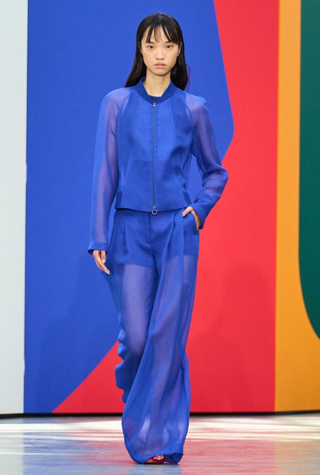  طقم باللون أزرق الملكي من Akris