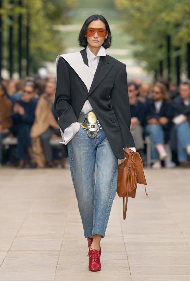 إطلالة من Celine