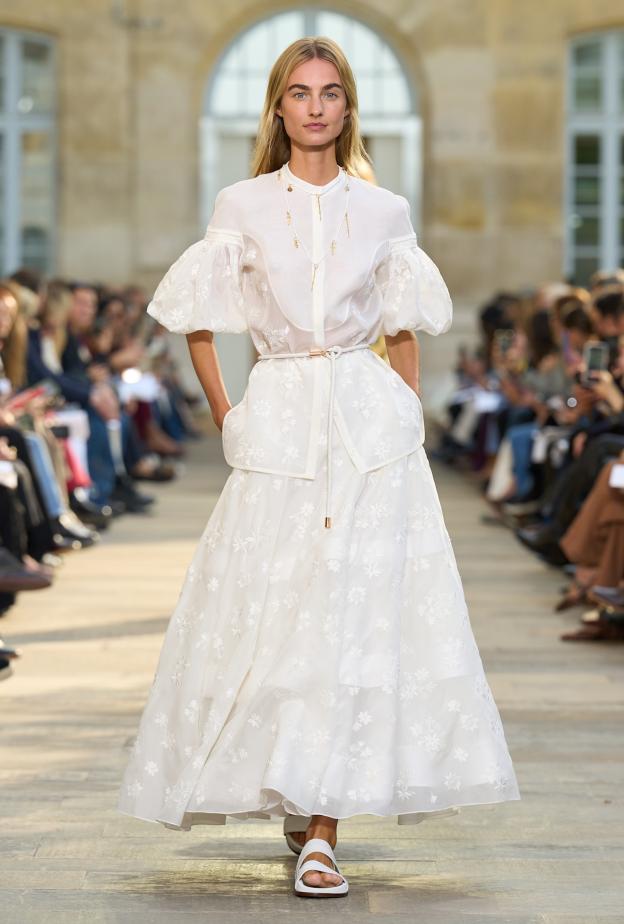 إطلالة من Gabriela Hearst