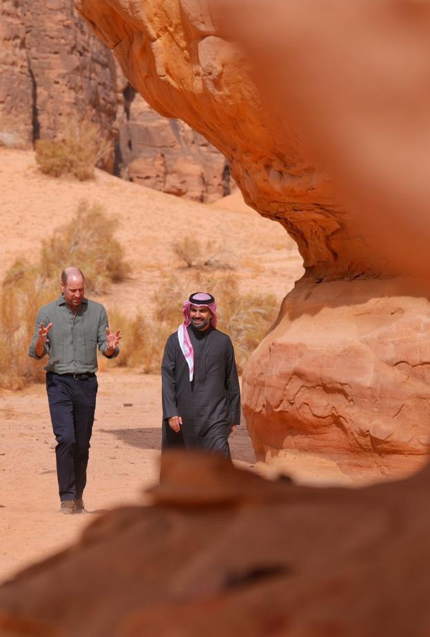 الأمير ويليام في قلب العُلا… أمير ويلز يعانق إرث العُلا وطبيعتها الساحرة