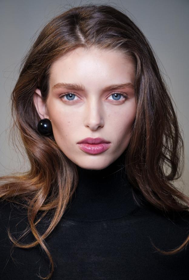 المكياج المشرق في الشتاء علامة فارقة في أسبوع الموضة في نيويورك