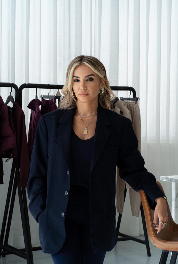 رائدة الأعمال والمديرة الإبداعية لعلامة SOM دانا الخبيزي