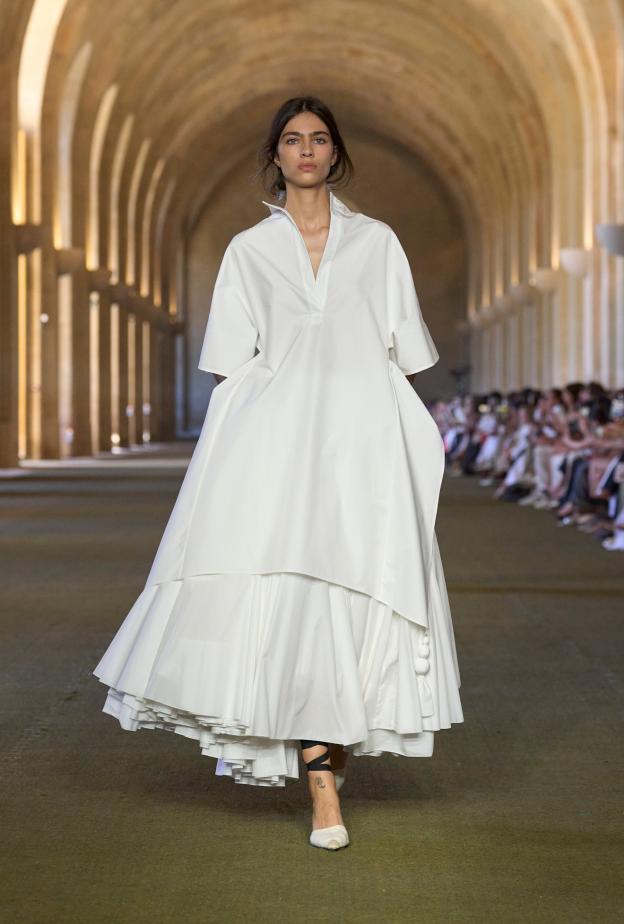إطلالة من Jacquemus