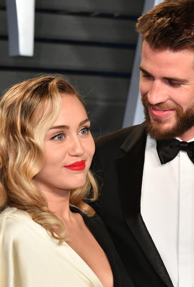 مايلي سايروس Miley Cyrus وليام هيمسورث Liam Hemsworth