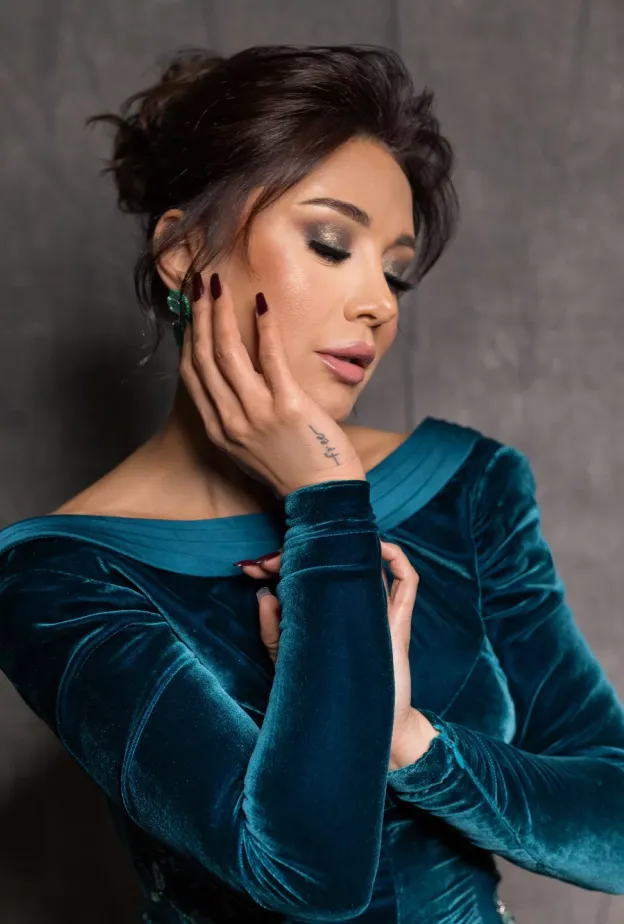 كاريس بشار نجمة مسلسل " بخمس أرواح" مثال للجمال الشرقي بمكياجها الساحر