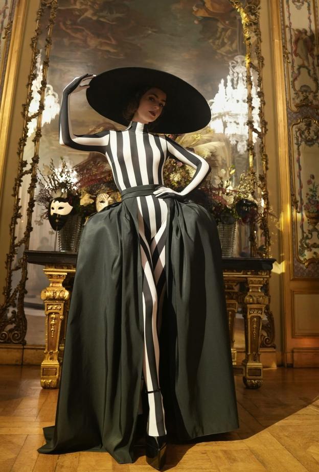 ليلي كولينز 