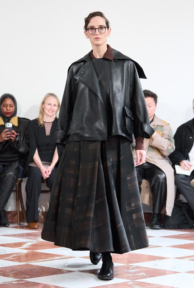 إميليا ويكستيد تُعيد إحياء أسطورة "فانو ميسان" في مجموعة خريف 2026‏