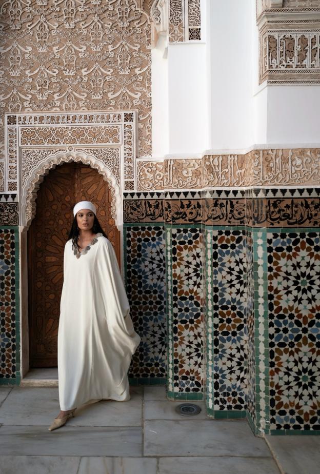  قفطان أبيض من abadiaofficial