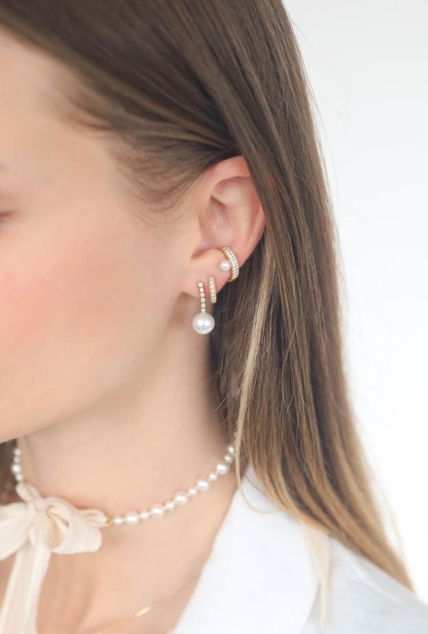 أقراط ذهب ناعمة تلائم اطلالة العمل الربيعية