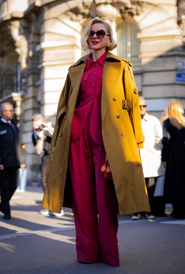 الأم العصرية اليوم لم تعد مضطرة للاختيار بين الأناقة والراحة، فبين مسؤوليات العمل أو العائلة والاهتمام بالأطفال، ‏يمكن ‏لكل أم أن تحافظ على أسلوبها الخاص وأن تعبّر عن شخصيتها من خلال أزياء تعكس ذوقها وحيويتها. السر لا ‏يكمن في ‏امتلاك خزانة مليئة بالملابس، بل في معرفة كيفية تنسيق القطع بطريقة ذكية تجمع بين الكلاسيكية والحداثة.‏ ومن خلال عملي كمنسّقة أزياء، أرى أن لكل امرأة ولكل أم تحديداً بصمة أسلوبية فريدة. تطوير هذا الأسلوب لا ‏يحتاج إلى ‏تغييرات جذرية، بل إلى بعض اللمسات المدروسة التي تمنح الإطلالة توازن