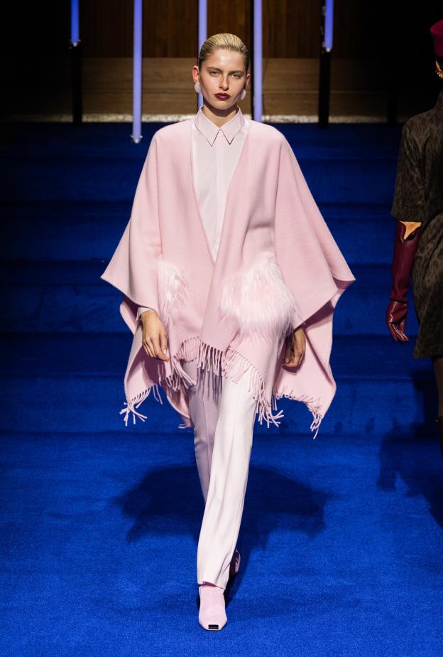 إطلالة مناسبة لعيد الأم من ‏Marc Cain