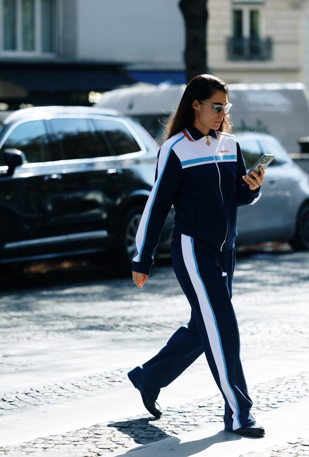 سراويل التراك سوت تعود بقوة مع جيل زد في صيف 2026‏