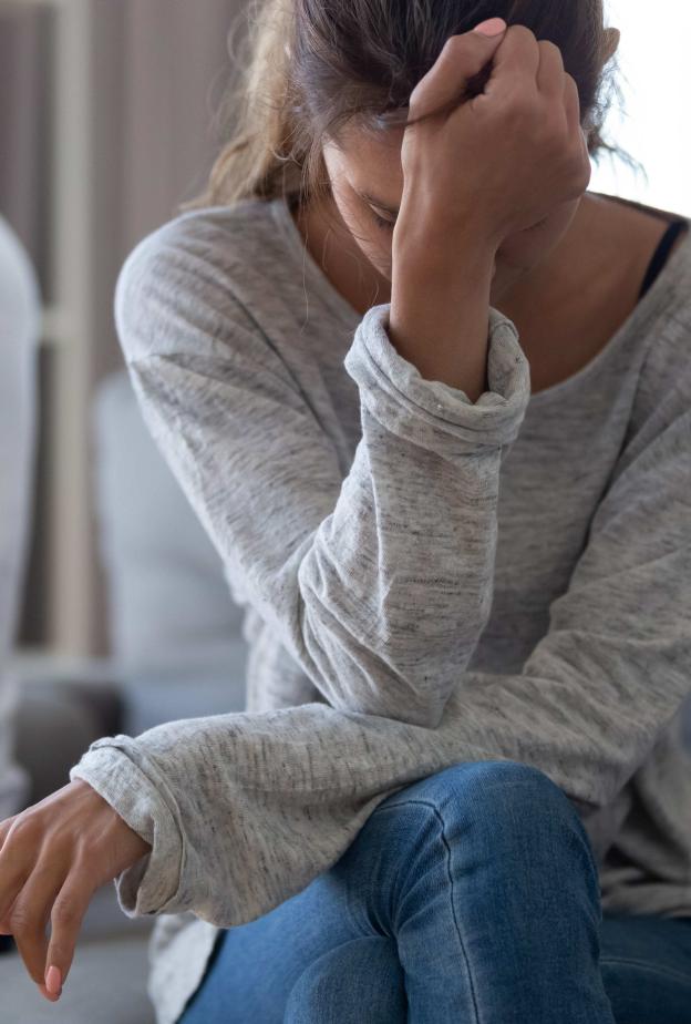 اعرفي كيف تحمين نفسك من التلاعب العاطفي للرجل النرجسي