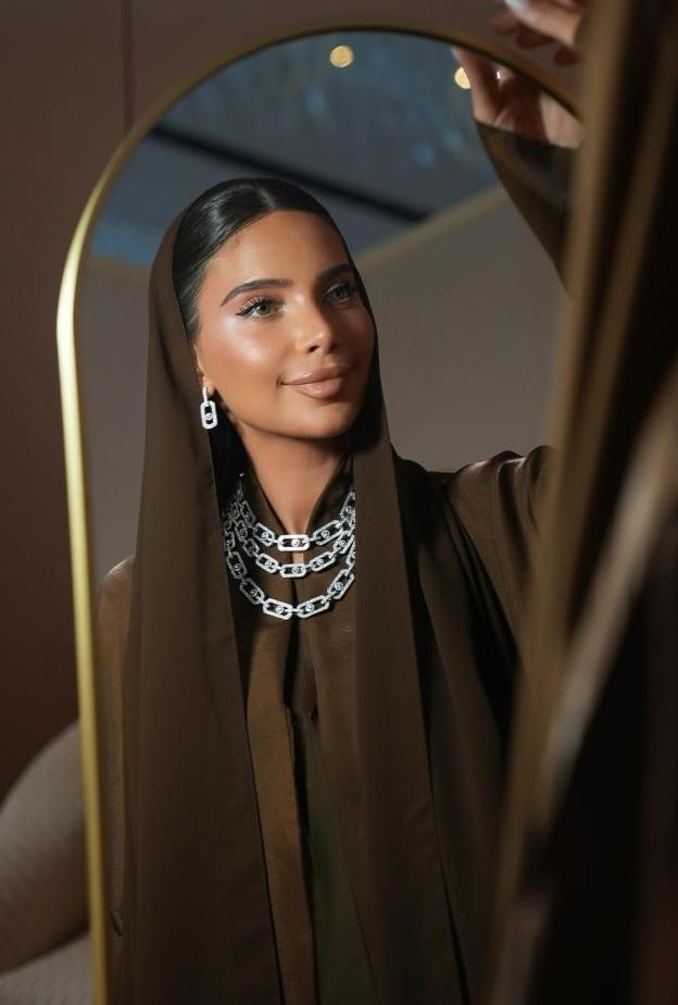 المؤثرة فاطمة بمجوهرات  Messika